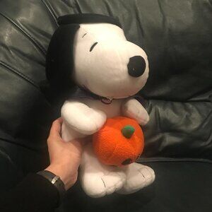 Hallmark Peanuts Snoopy Vampire Halloween Pumpkin Plush Stuffed Animal Soft Toy